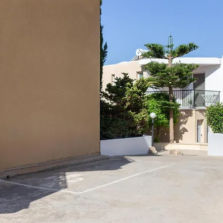 Danaos Apartament *
